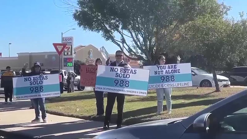Aumentan llamadas al 988 y bajan muertes por suicidio en Laredo