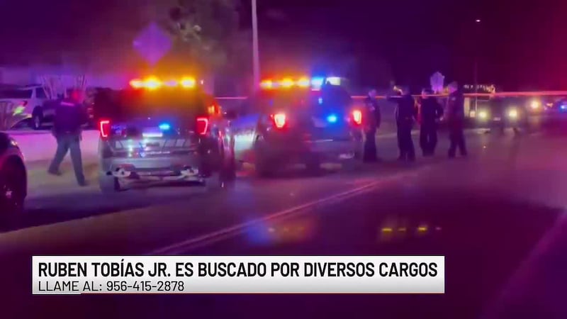 Buscan a hombre de 20 años acusado de asesinato y manipulación de evidencia