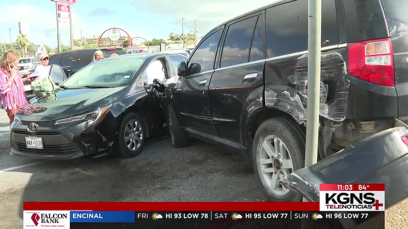 Policía busca a conductor que circulaba en sentido contrario tras accidente en Chihuahua Street