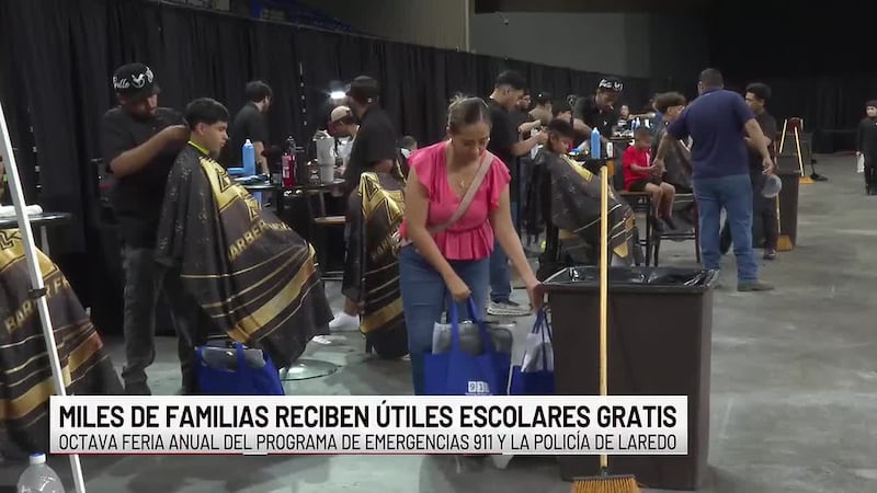 Realizan evento de entrega de útiles escolares en Laredo
