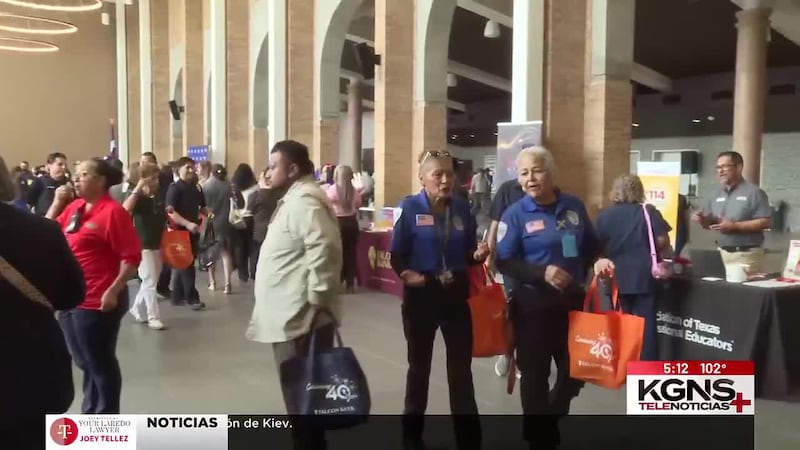 Más de 3,000 maestros y empleados de LISD se reúnen para afinar detalles del regreso a clases