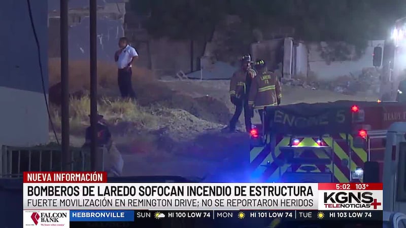 Incendio consume estructura vacía cerca de bodegas en la Carretera 59