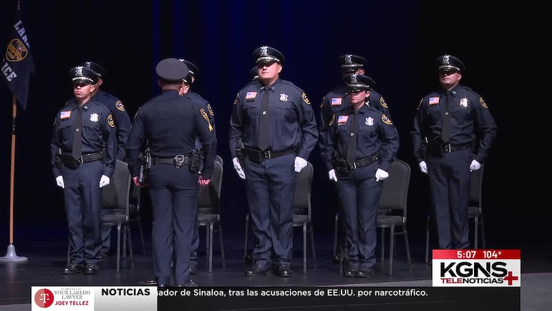 Gradúan nuevos oficiales del Departamento de Policía de Laredo