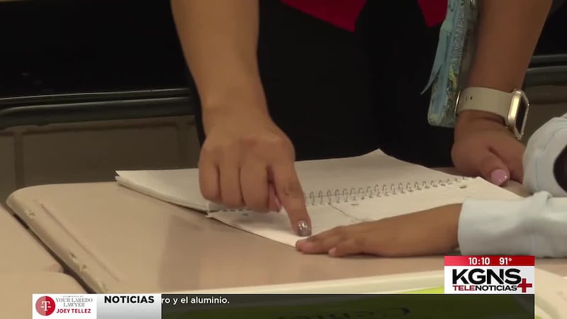 Gobernador de Texas propone iniciativa para eliminar patrocinios de maestros extranjeros