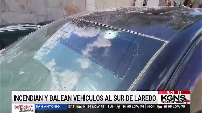 Incendian y balean vehículos al sur de Laredo