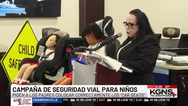 TxDOT realiza campaña de seguridad vial para niños con revisión gratuita de sillas