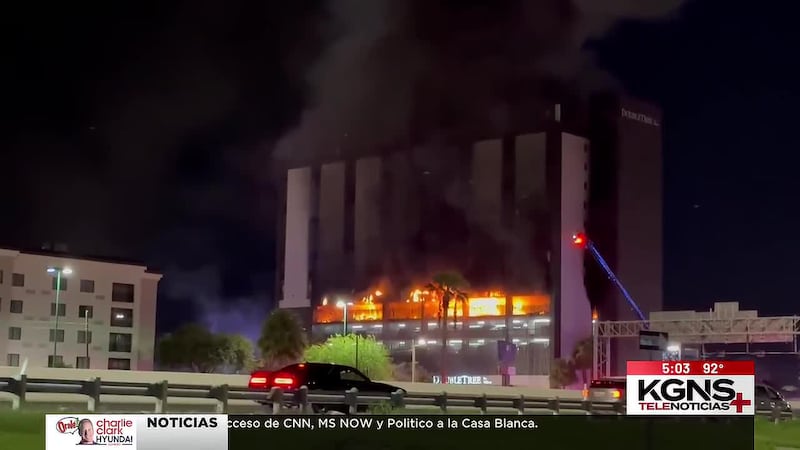 Vigilan estructura de hotel incendiado; preocupan cierres a vecinos y comerciantes de Laredo