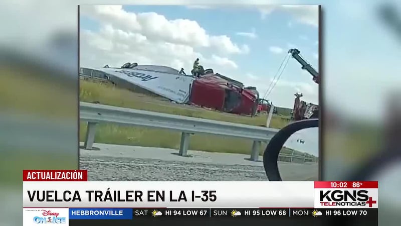 Volcadura de tráiler causa tráfico vial en carretera I-35