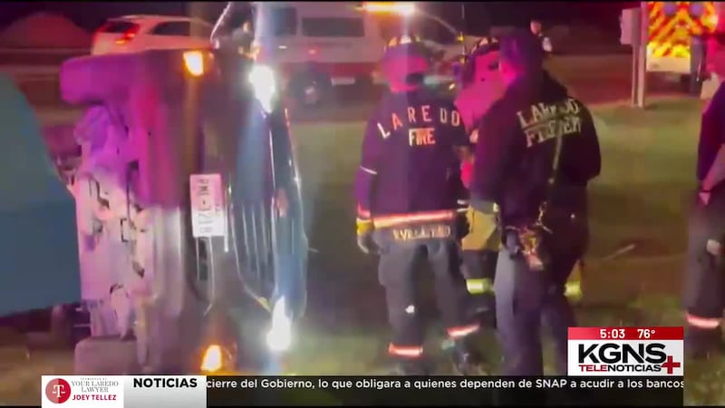 Accidente vehicular termina en volcadura al norte de Laredo