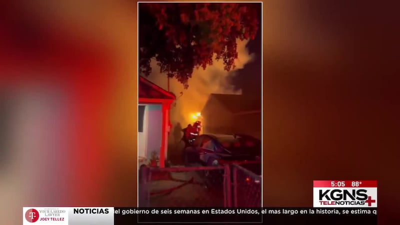 Familia de Laredo escapa a tiempo de su casa en llamas