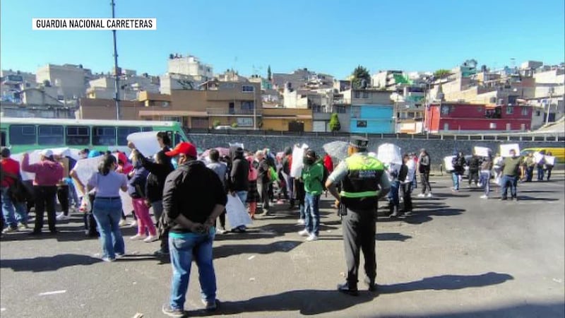 Mexican farmers, truckers block highways in national strike