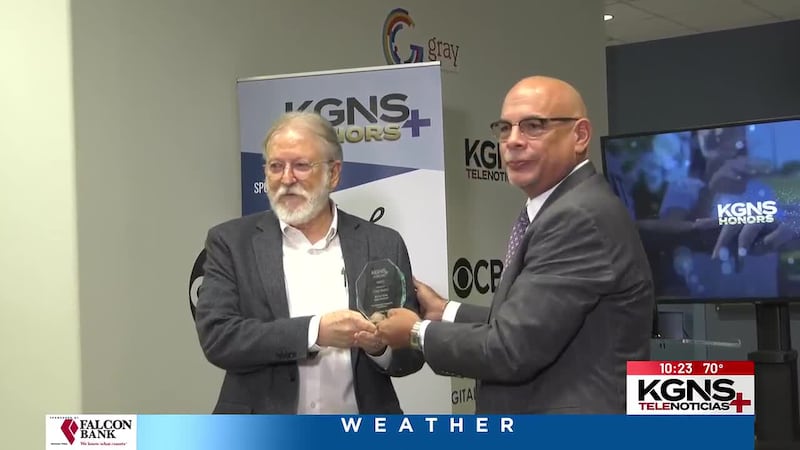 Carl Barto recibe reconocimiento de KGNS+ Honors
