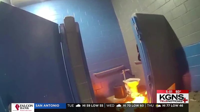 Adolescentes arrestados tras presuntamente quemar baños en un parque al este de Laredo