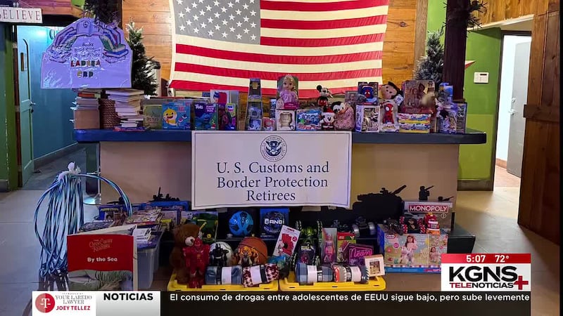 Entregan donaciones para programa “Blue Santa”